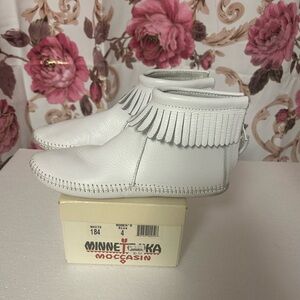 Vintage MinneTonka Moccasins White Leather